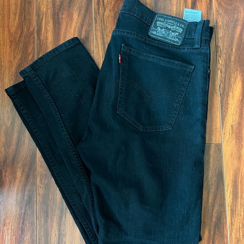 Black Levi’s 32x32